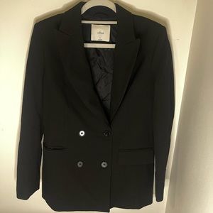 Black Aritzia Blazer